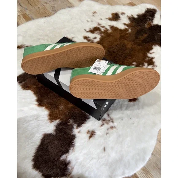 Adidas Green Suede Low-Top Sneakers Gum SoleMen's US 9.5New With Tags